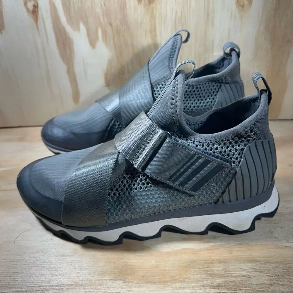 Sorel Kinetic Gray Slip-On Shoes Women’s Size 7